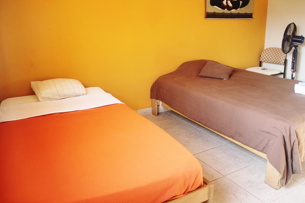 Casa Hualpa Hostel Лима Экстерьер фото